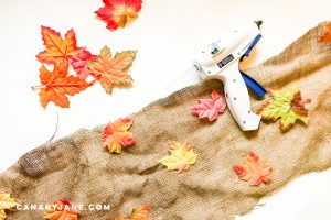 simple burlap leaf runner