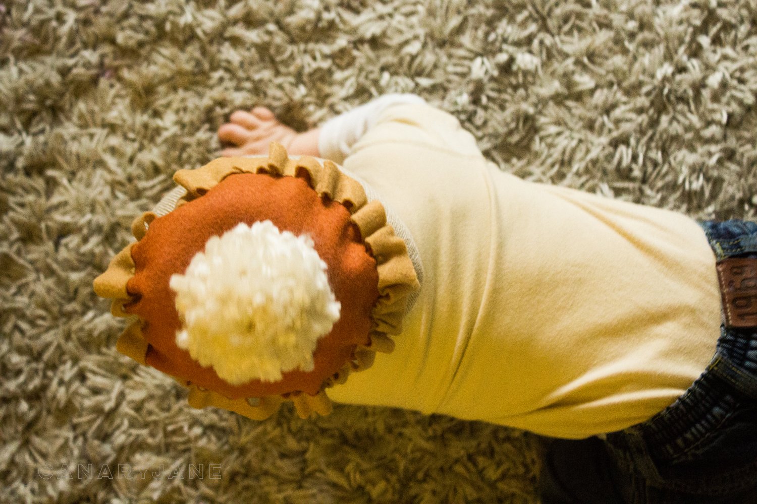 Since it is our babies first Thanksgiving I wanted a simple way for our baby to look festive. So I came up with this simple pumpkin pie DIY beanie because what's better than pie? Nothing. This craft took me a little over an hour and cost me $2! I made one for my baby and one for my daughter. But you could easily make it for an adult too. Here are the instructions to make your own pumpkin pie DIY beanie.