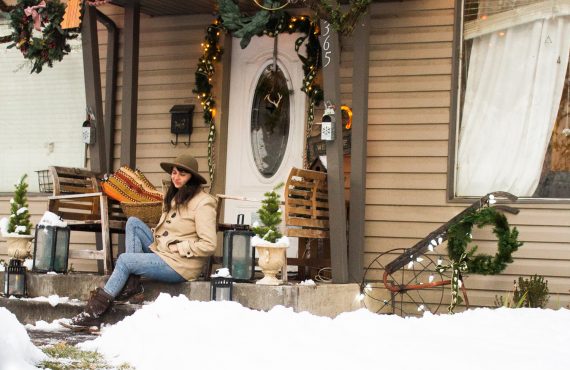 christmas wreath porch display