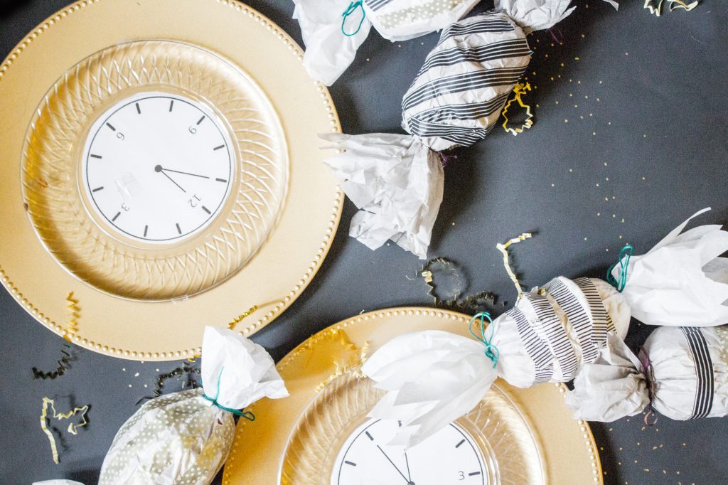 new years eve poppers with tissue paper and the directions of how to make the craft