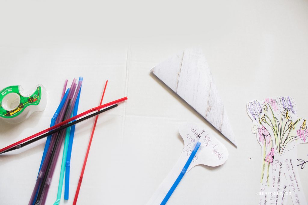 Going along with these floral Mothers Day coloring pages here, I have created a fun craft where you make your own printable flower bouquet for Mothers Day. Read on to see how to make it and to get the free printable files.