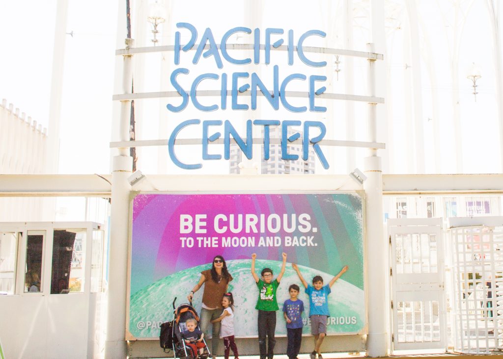 If you're planning a vacation or to travel to Seattle check out this list of activities that will also be fun with kids coming along. These kids friendly activities are great for children and unqiue to the Seattle area. Try a beach, mueseum, or the troll under the bridge.
