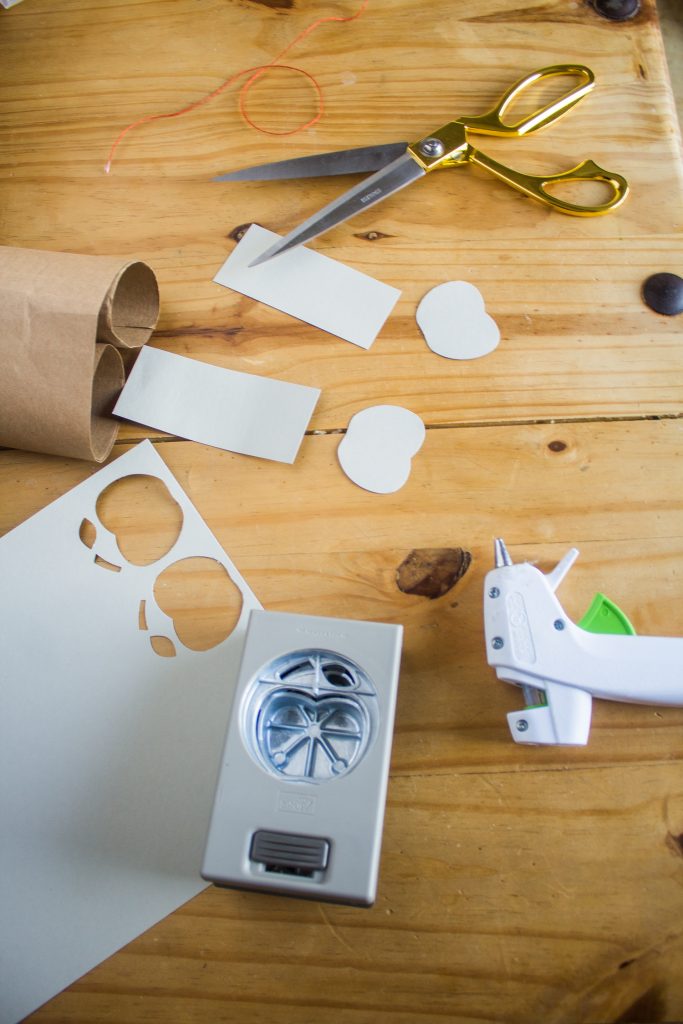 Make these DIY Paper Cornucopia & Thanksgiving Foods Hat Kids Craft with simple supplies like brown butcher paper, beanies, hot glue, and felt balls. Check out this super simple hat craft perfect for kids at school (hey teachers) or for a holiday craft. - Canary Jane