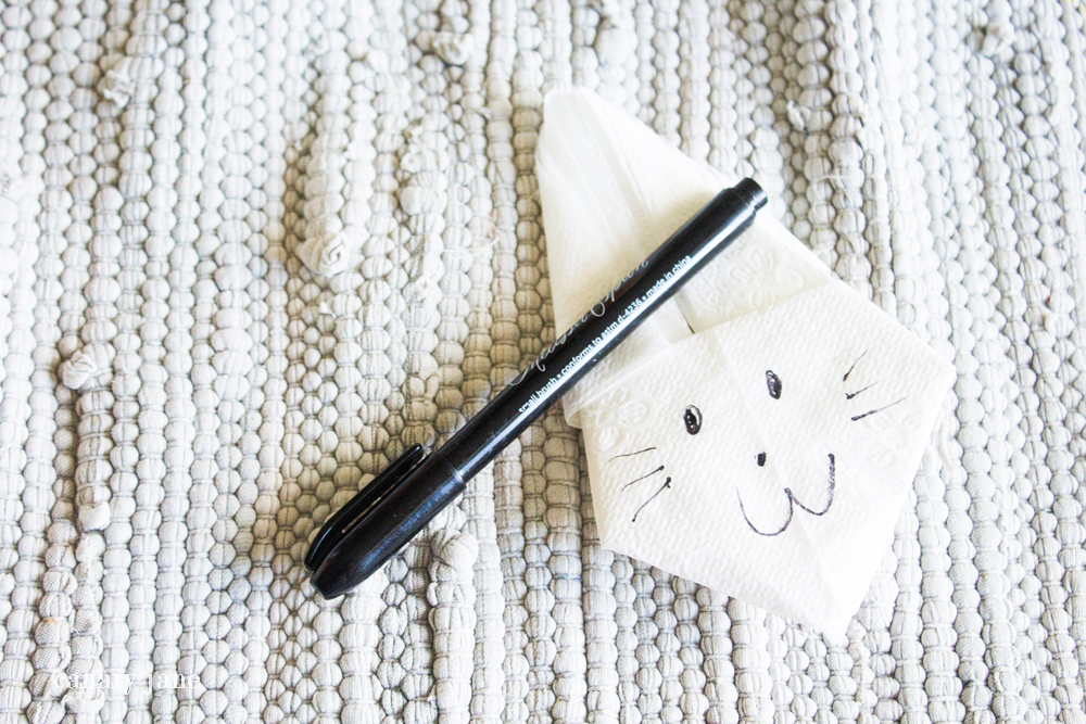 Make and fold these Easter Bunny napkins for Easter dinner. They're super easy and inexpensive and the kids will love them. They took me a couple minutes to make. 