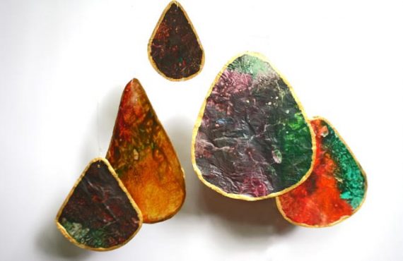 Make these easy and fun sun catchers for catching that sunshine. The heated crayons make these glow in your window. The instructions are easy and really inexpensive which makes for a great mothers day or teacher gift. Enjoy.