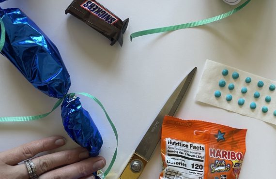 How to Make a DIY Graduation Lei