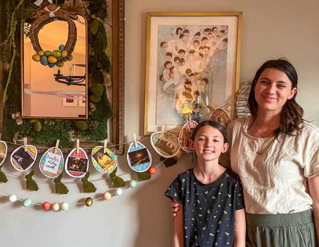 These Easter eggs are fun and simple way to teach your kids about the Holy Week. Simply print these eggs off, color, glue together and hang. 